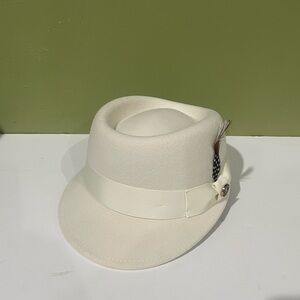 Bruno Capelo cap hat Australia wool ivory baseball